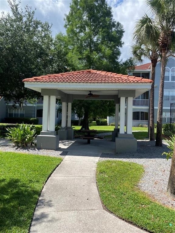 18001 Richmond Place Drive - Photo 40