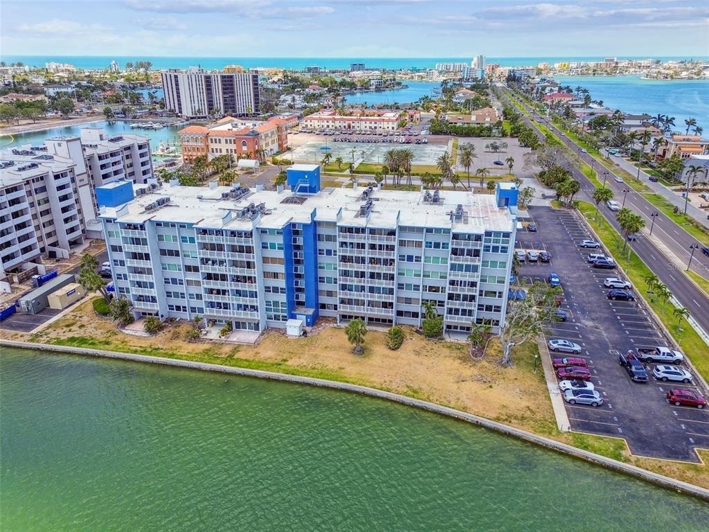 500 Treasure Island Causeway - Photo 0