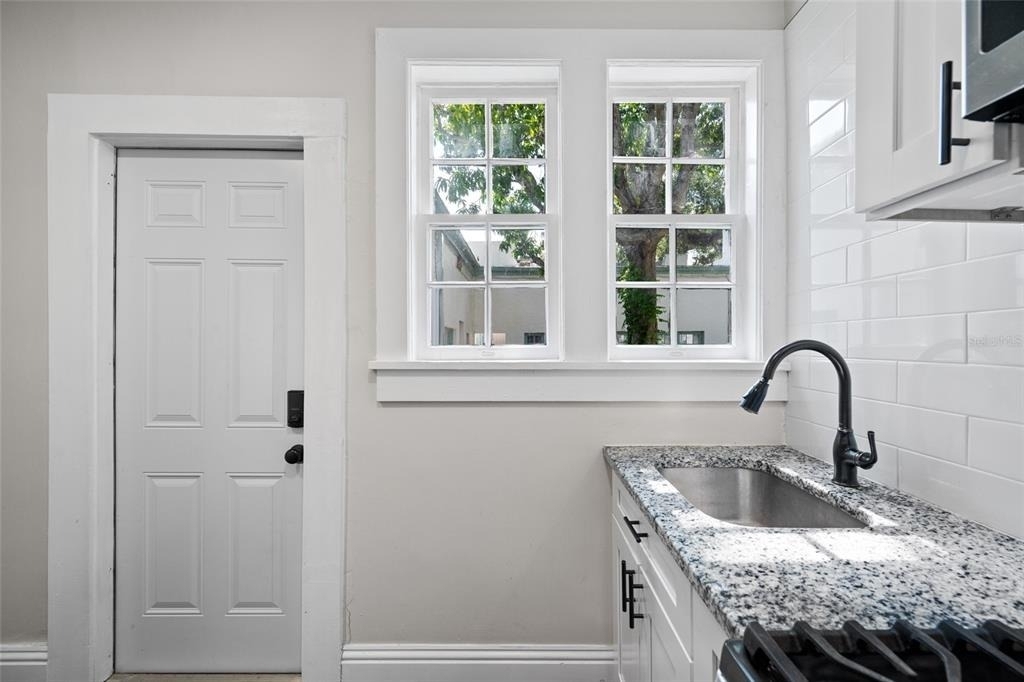 1700 Park Street N - Photo 16