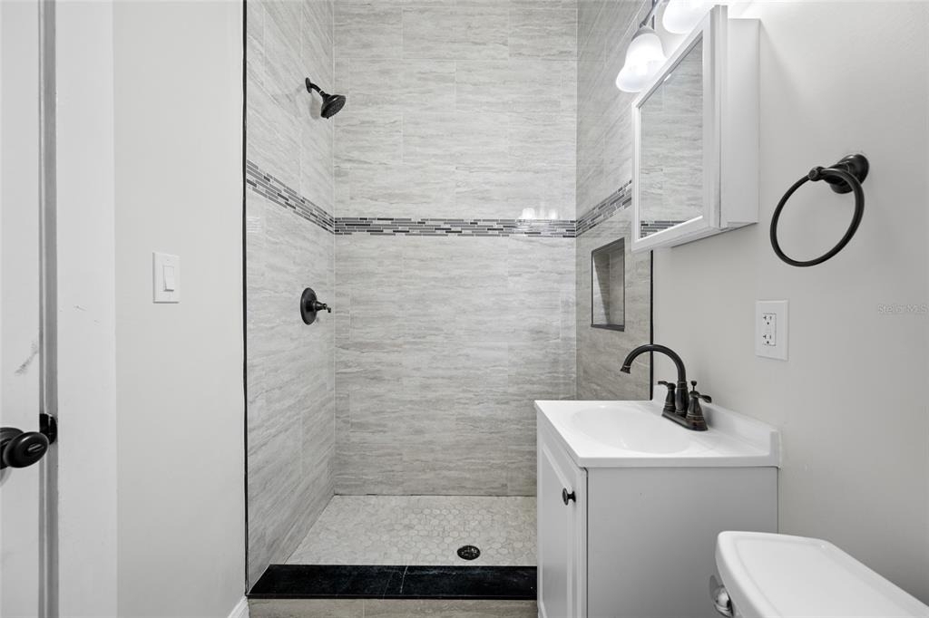 1700 Park Street N - Photo 8