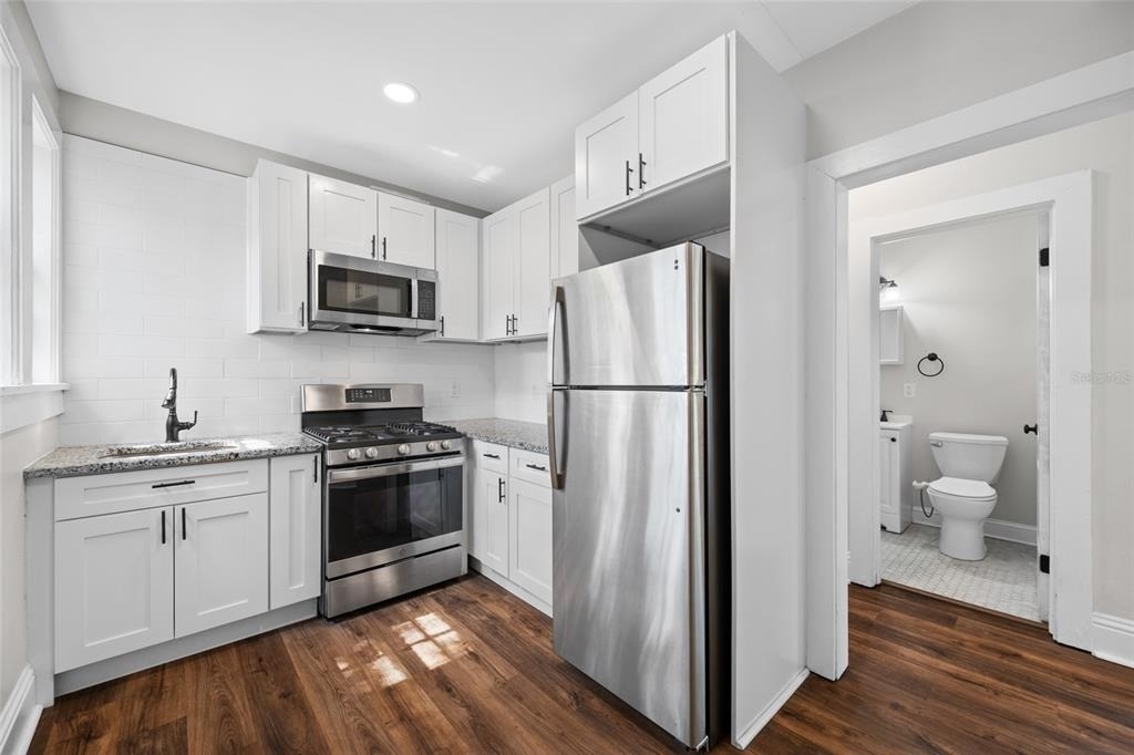 1700 Park Street N - Photo 13