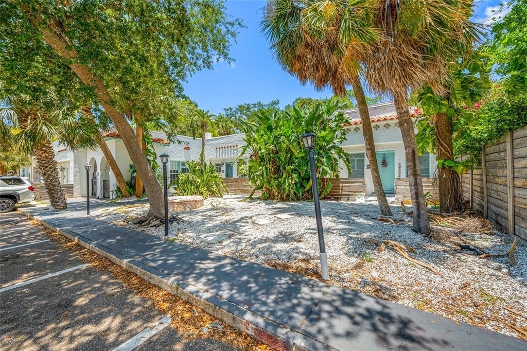 1700 Park Street N - Photo 0