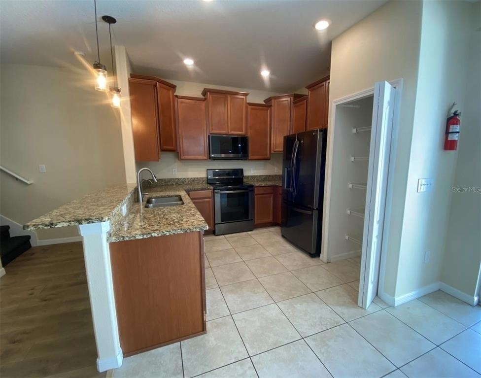 12013 Greengate Drive - Photo 4