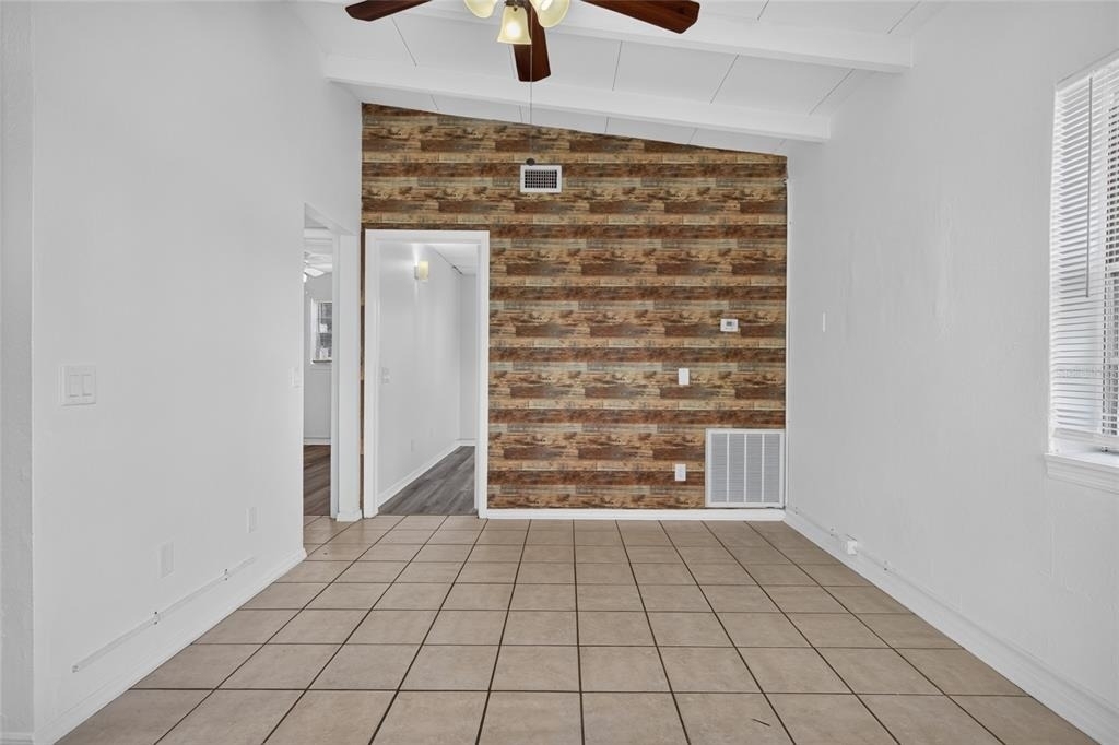 7508 N Thatcher Avenue - Photo 3