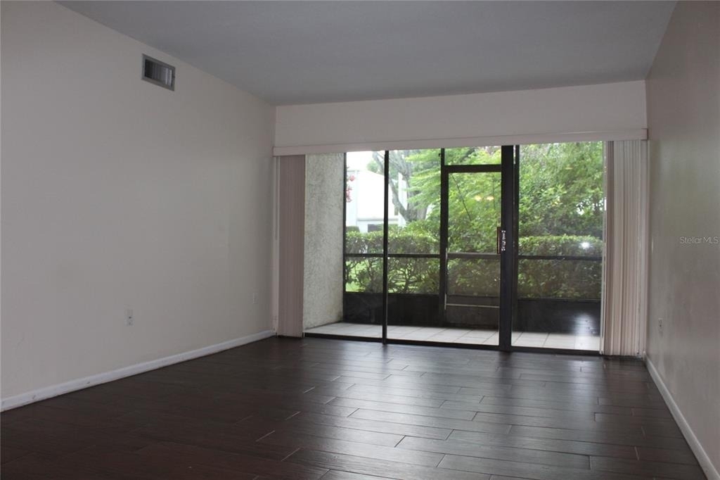 3294 S Semoran Boulevard - Photo 2