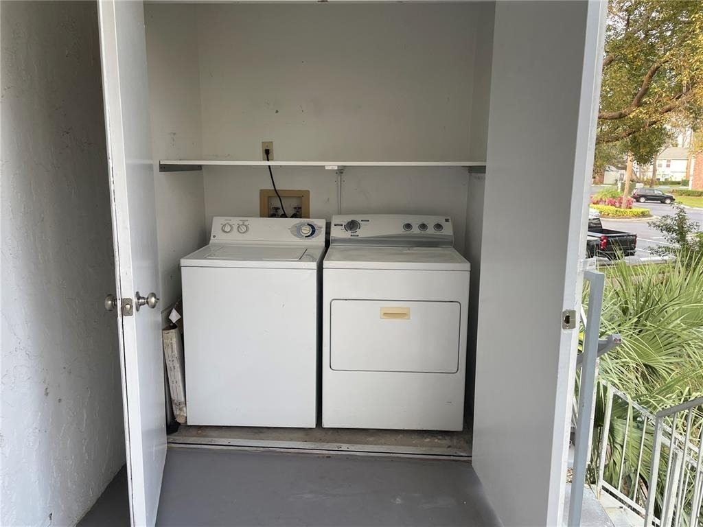 208 Northlake Drive - Photo 3