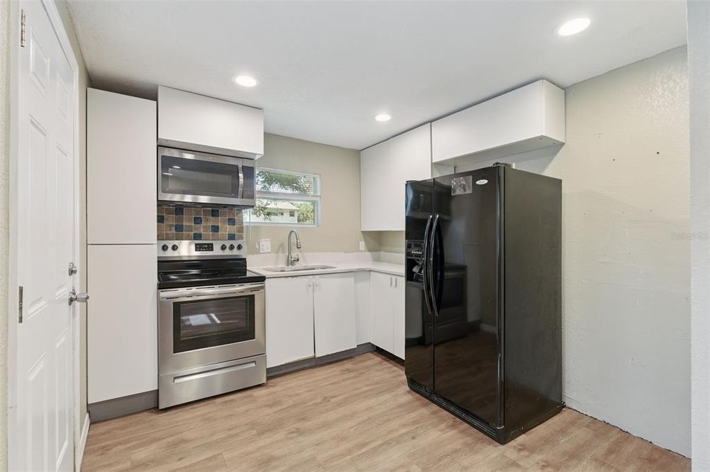 5000 Huppel Avenue - Photo 4