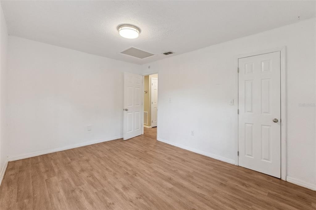 5000 Huppel Avenue - Photo 9