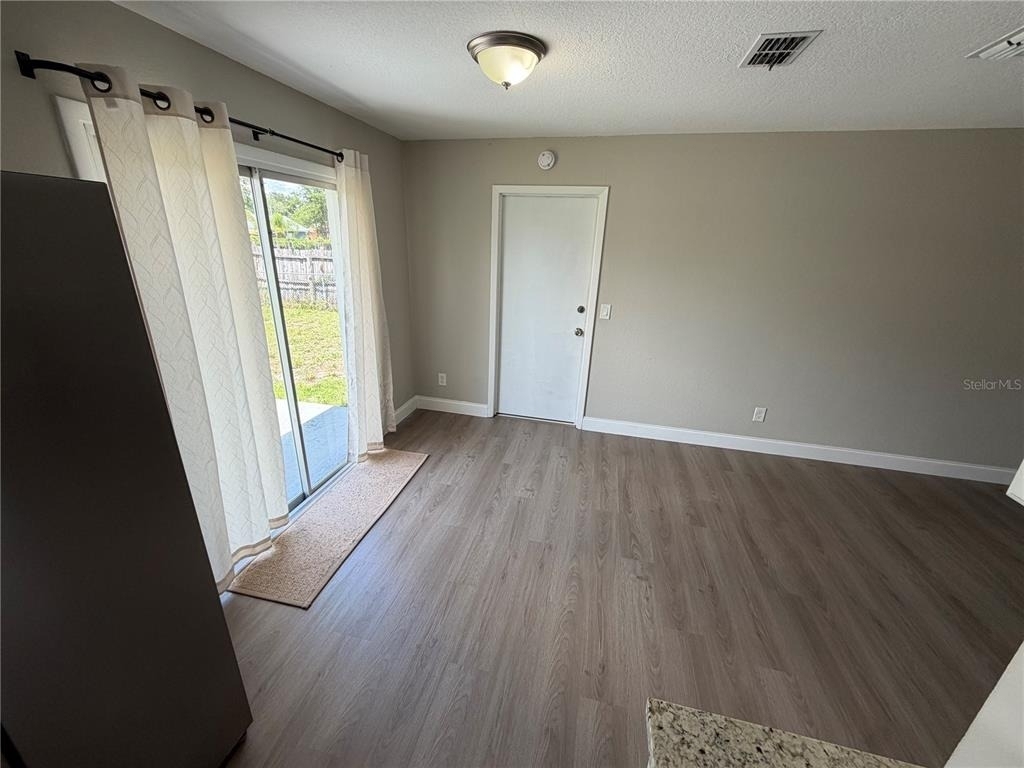 14109 Newcomb Avenue - Photo 6