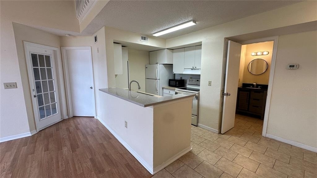 405 Fountainhead Circle - Photo 5