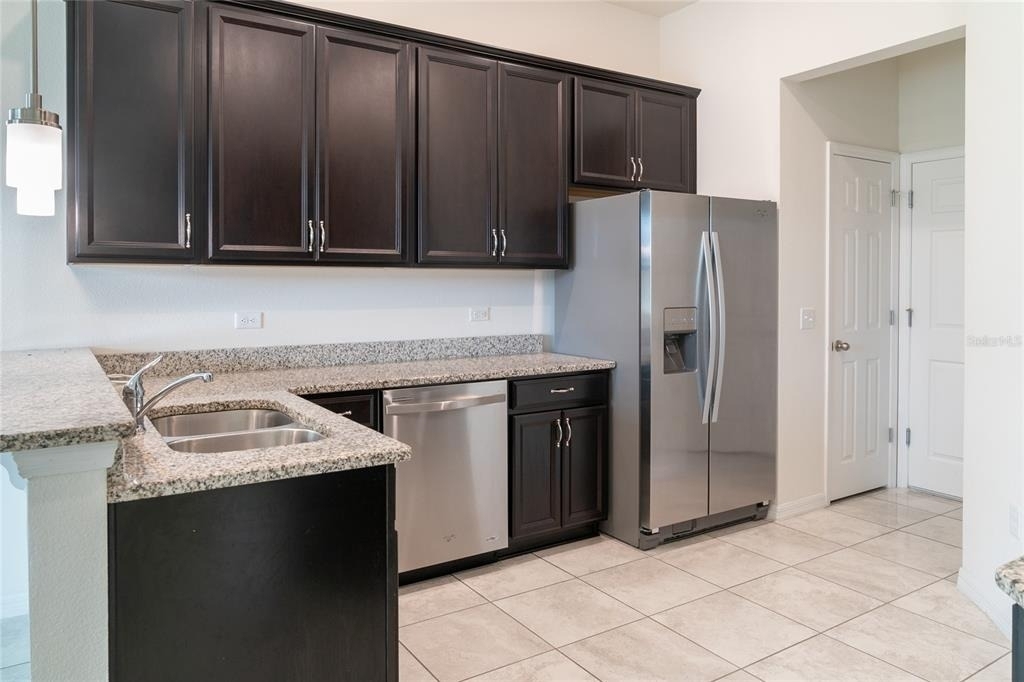 8327 Bryce Canyon Avenue - Photo 3