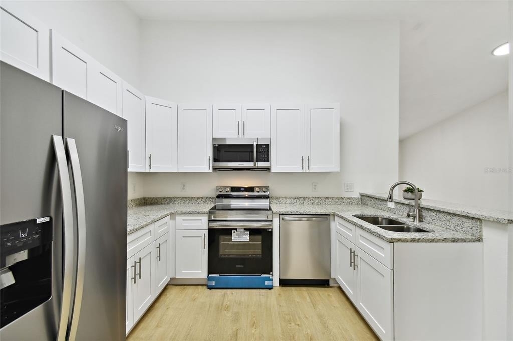 8827 Grand Palms Circle - Photo 4