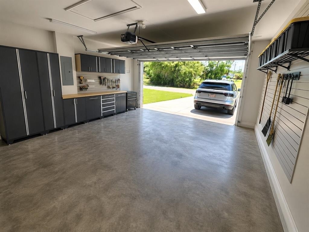 1405 Unice Avenue N - Photo 11