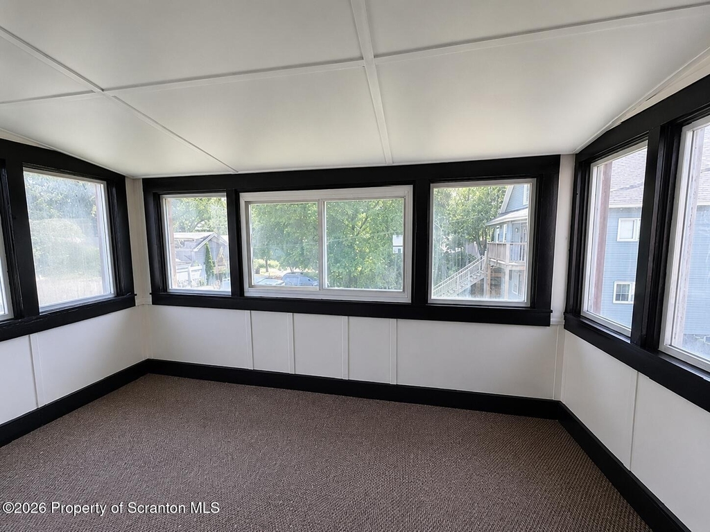 610 Moosic Street - Photo 12