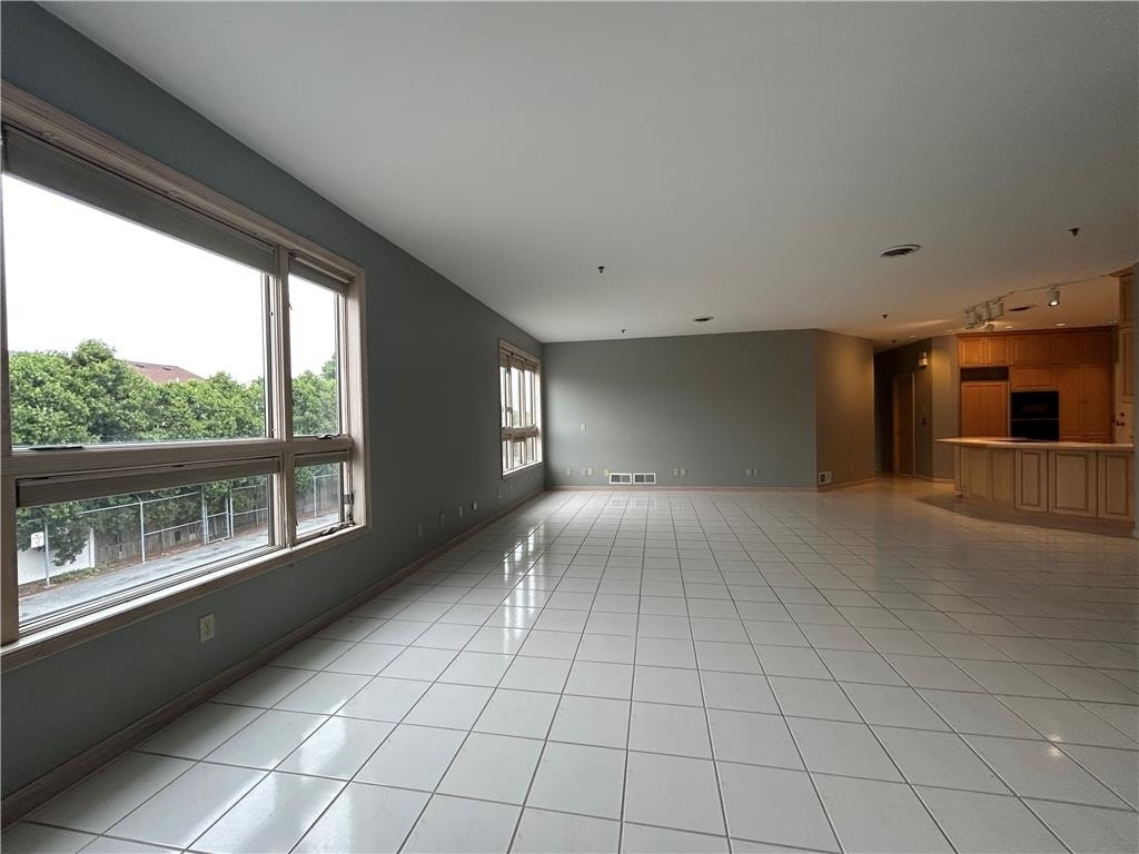 1415 E Pennsylvania Street - Photo 2