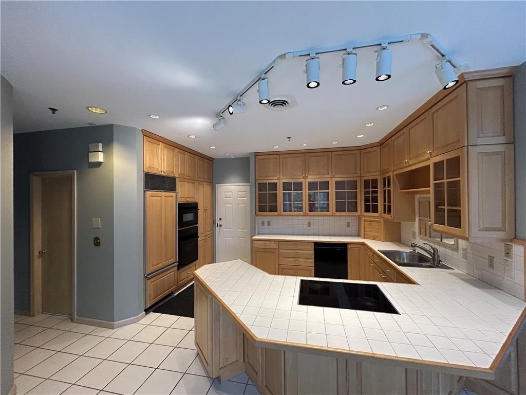 1415 E Pennsylvania Street - Photo 4