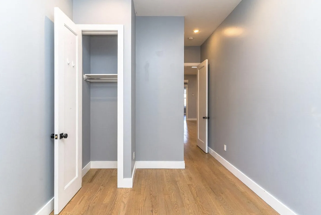 992 Broadway - Photo 3