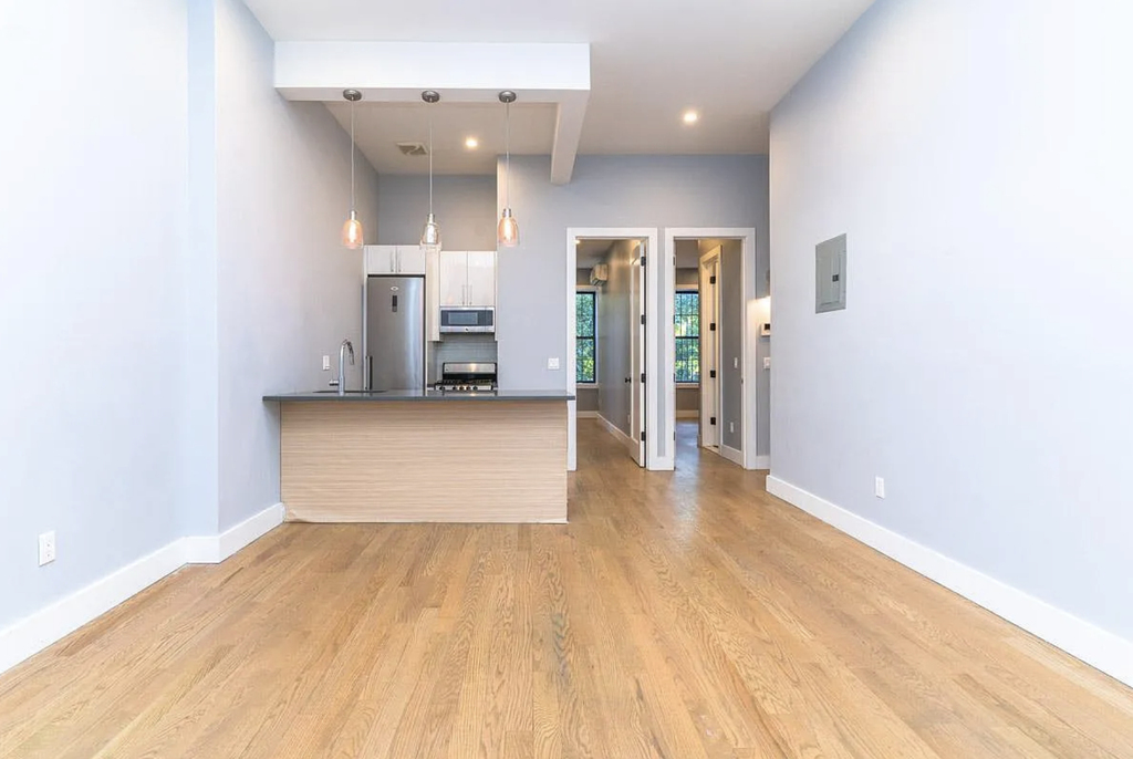 992 Broadway - Photo 0