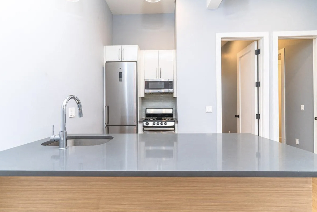 992 Broadway - Photo 2