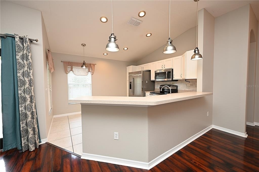 7147 Cedarcrest Boulevard - Photo 2