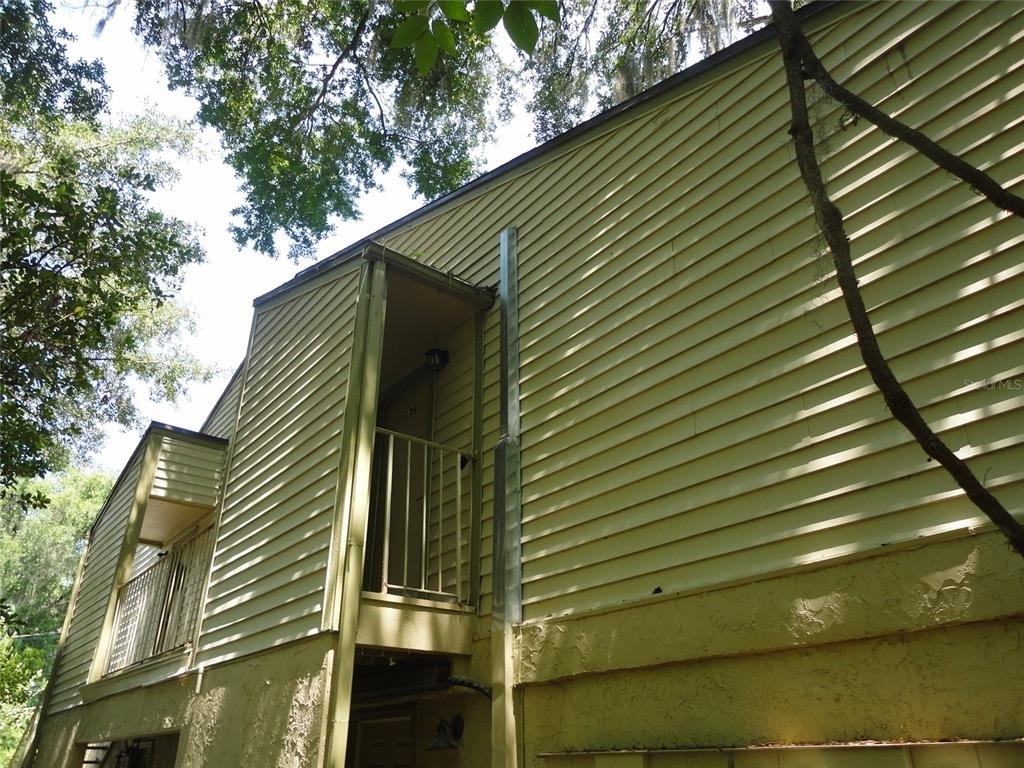 1015 Sw 9th Street - Photo 0