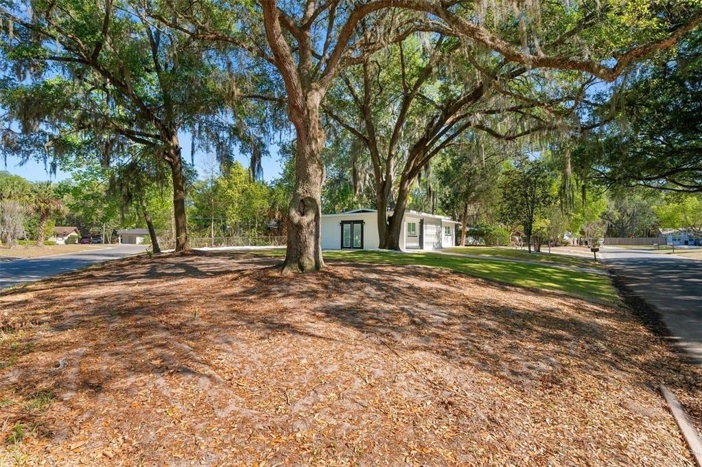 1919 Ne 17th Drive - Photo 4