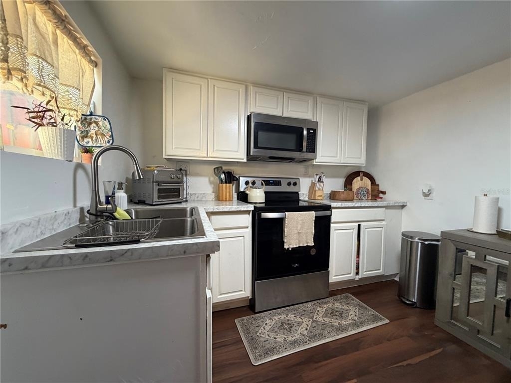 2425 Se 10th Avenue - Photo 7