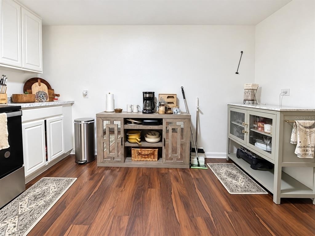 2425 Se 10th Avenue - Photo 3