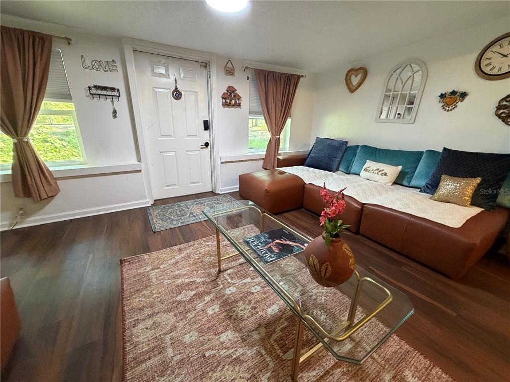 2425 Se 10th Avenue - Photo 2