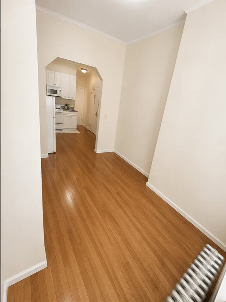  East 38th Street - Photo 1