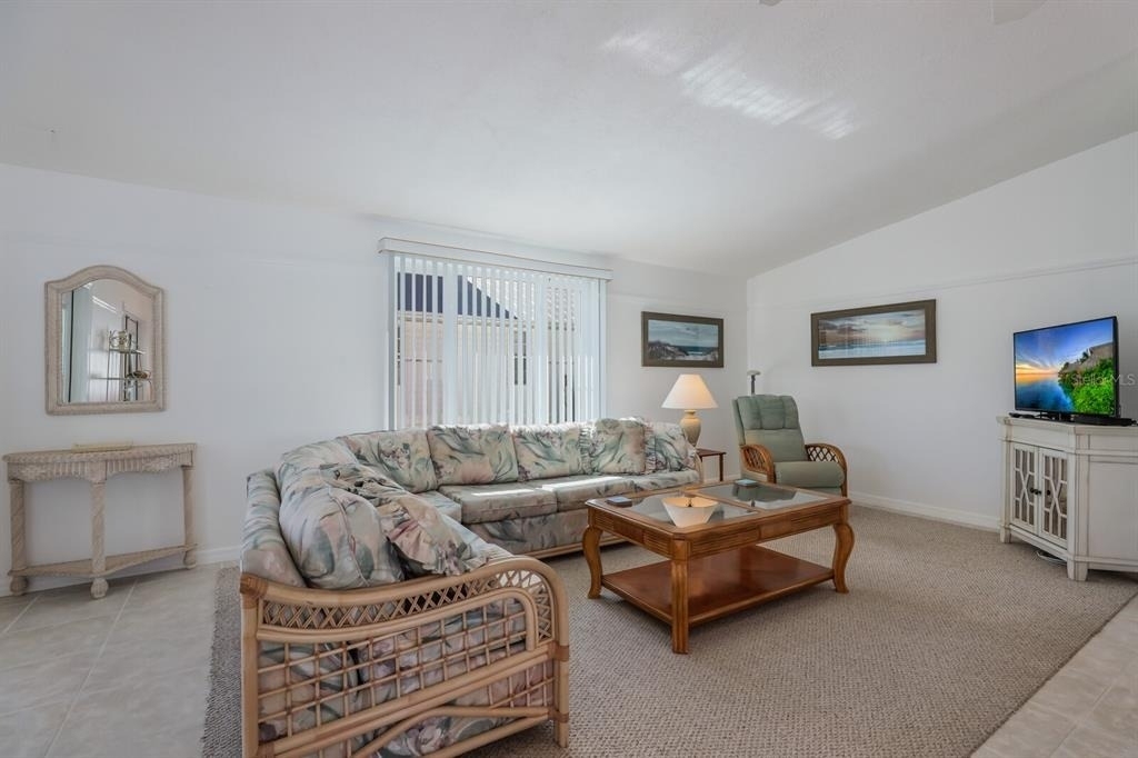 2804 Avenue C - Photo 3
