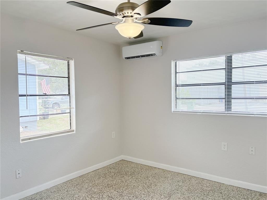 219 21st Street E - Photo 11