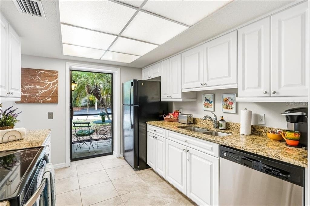 4540 Bee Ridge Road - Photo 5