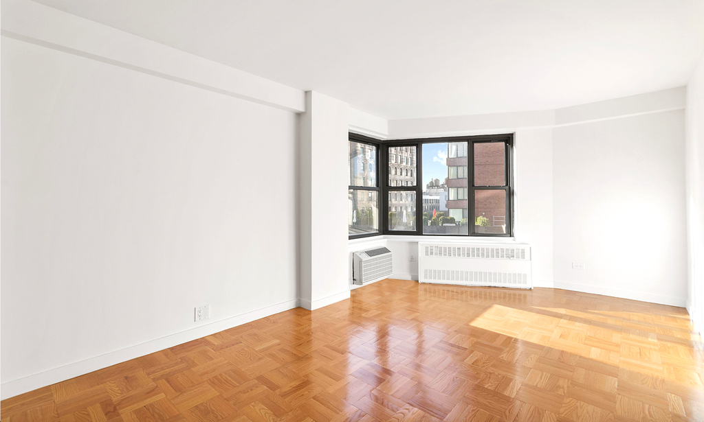 3rd Ave - Photo 2