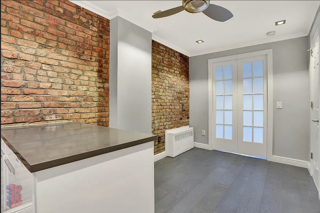  East 5th Street - Photo 1