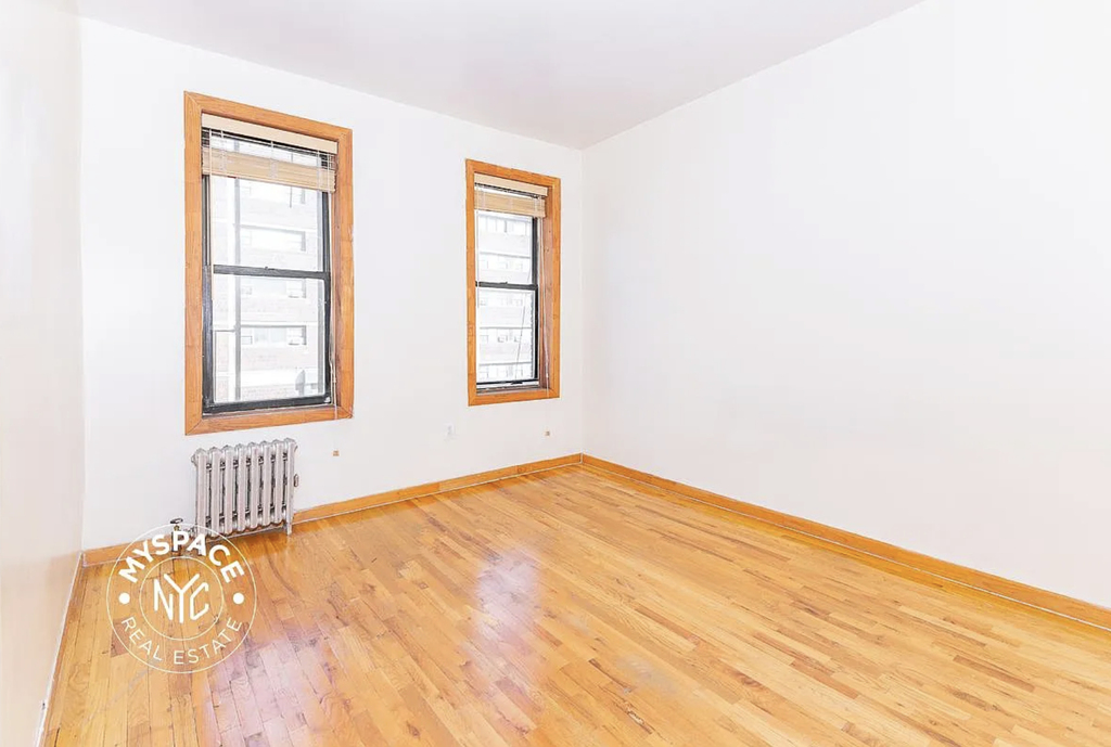 126 Graham Avenue - Photo 4