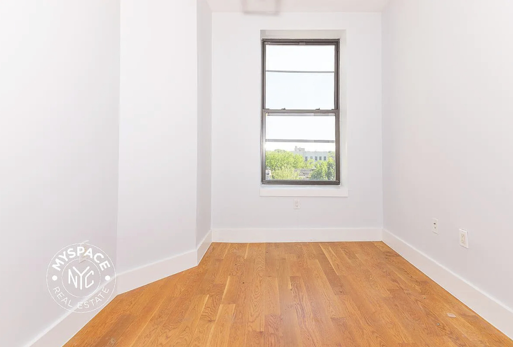 462 Pulaski Street - Photo 4