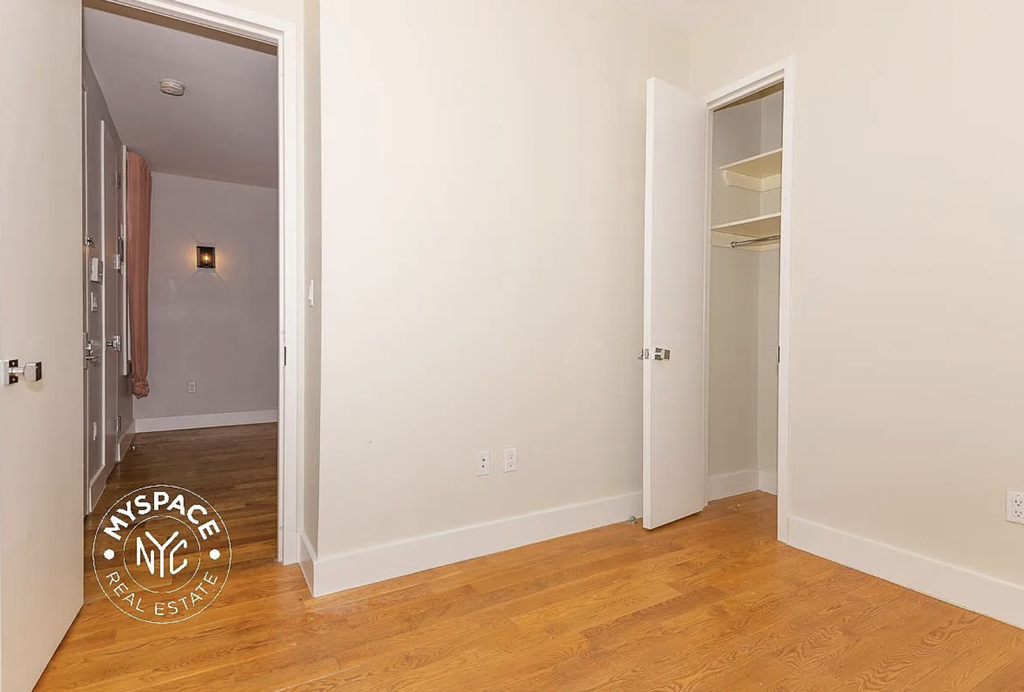462 Pulaski Street - Photo 5