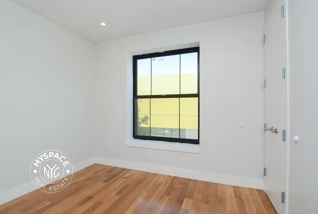 951 Prospect Place - Photo 3