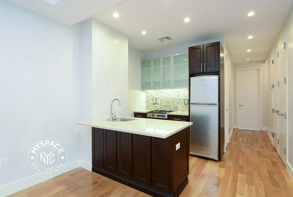 951 Prospect Place - Photo 0