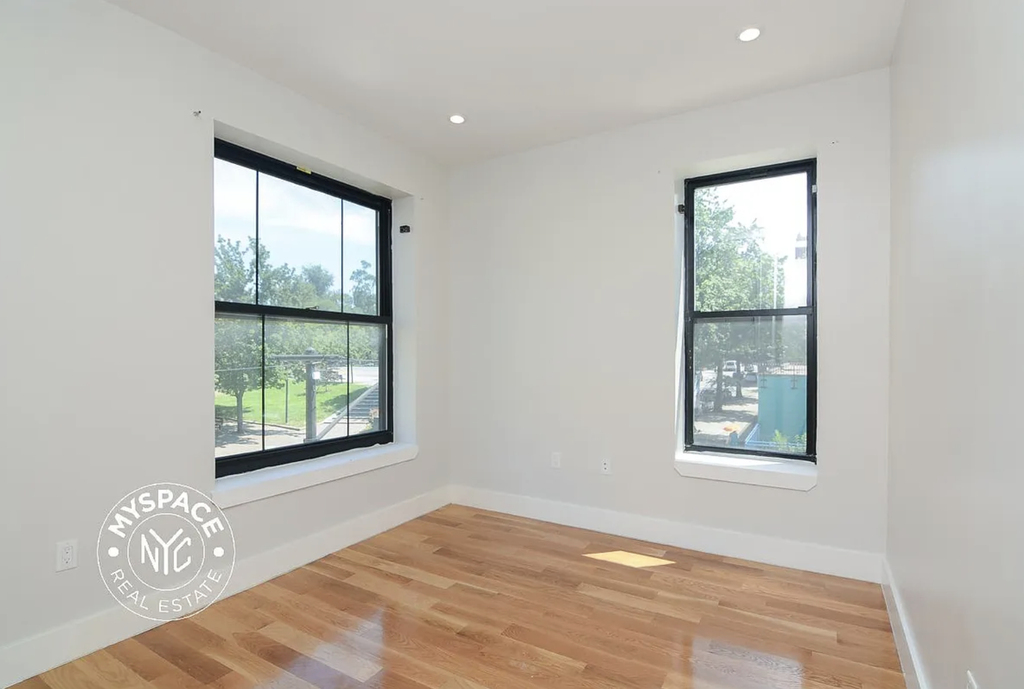 951 Prospect Place - Photo 4