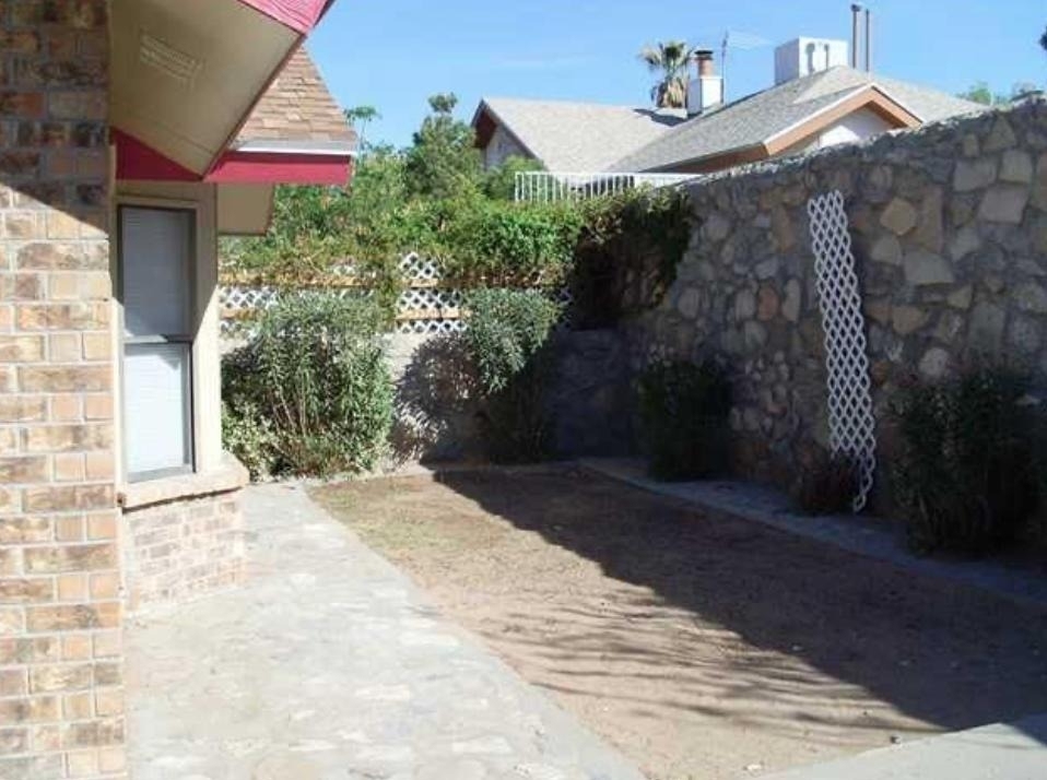 7421 Bishop Flores Drive - Photo 23