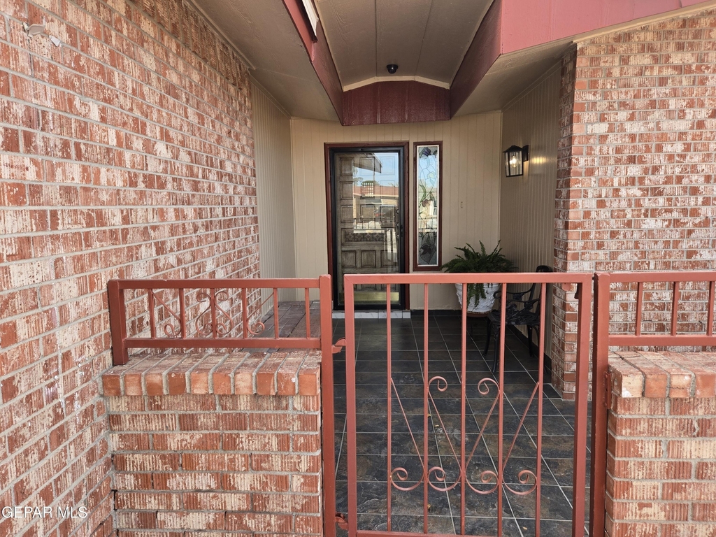 11188 Shoreline Drive - Photo 2