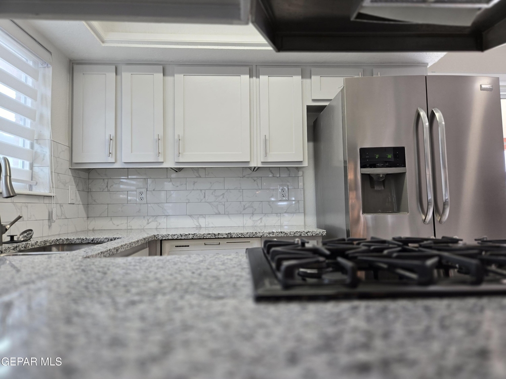 11188 Shoreline Drive - Photo 8