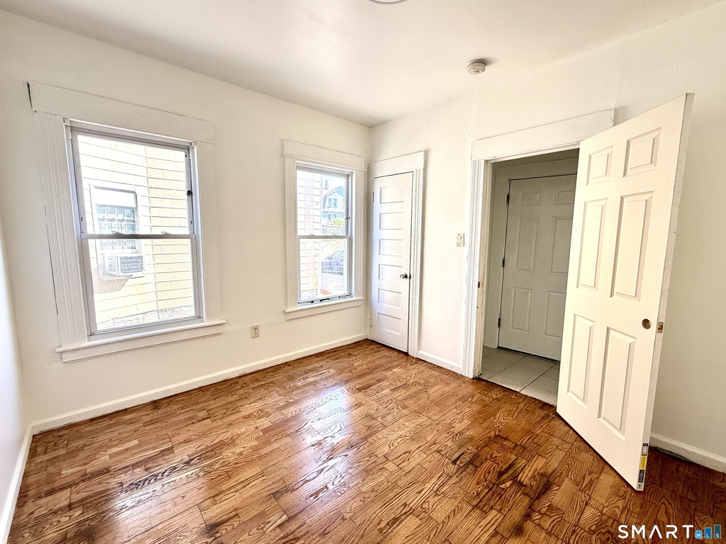 202 Sixth Street - Photo 5