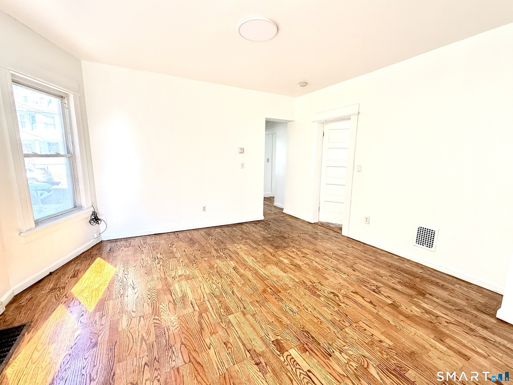 202 Sixth Street - Photo 4