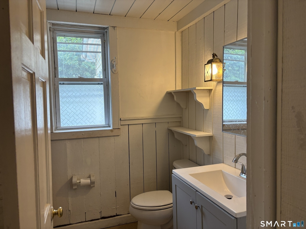 1566 North Avenue - Photo 18