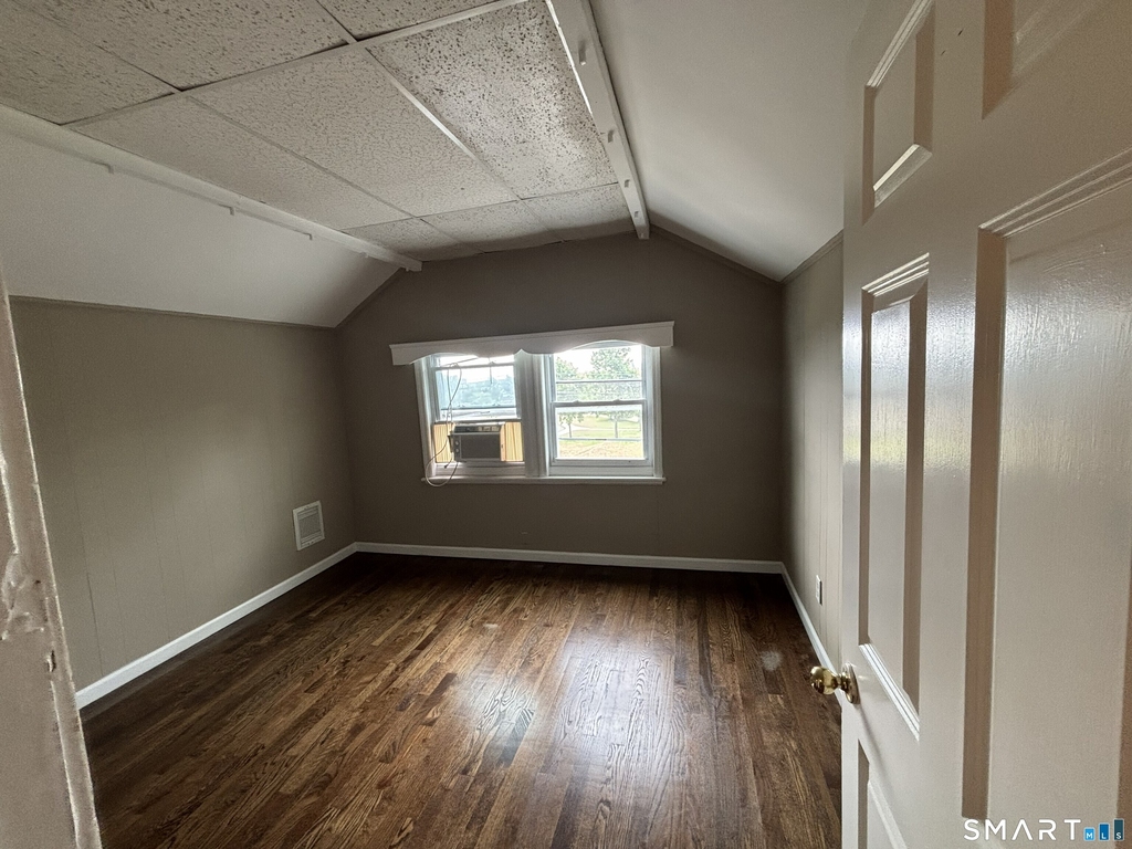1566 North Avenue - Photo 17