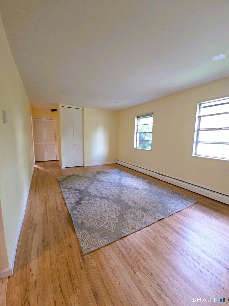 43 Fairview Drive - Photo 4