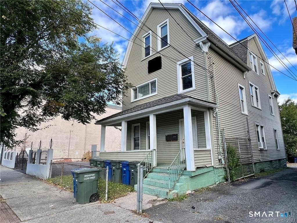 1102 Main Street - Photo 0